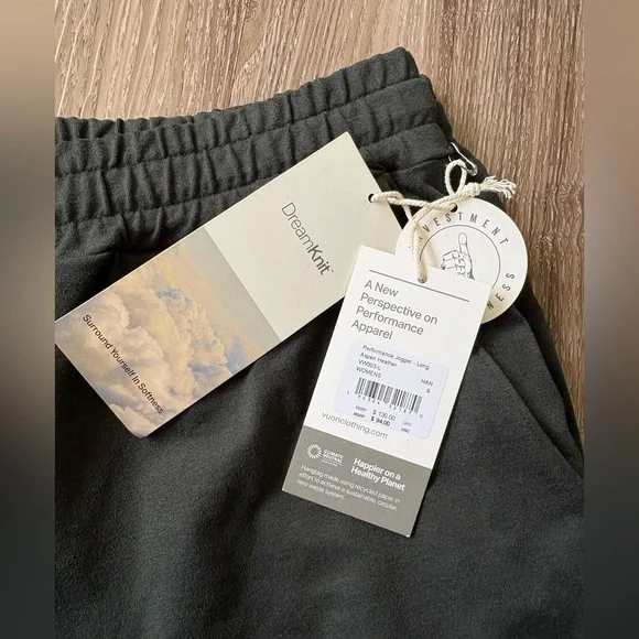 Vuori halo performance aspen green jogger hoodie long sleeve set - Picture 9 of 10